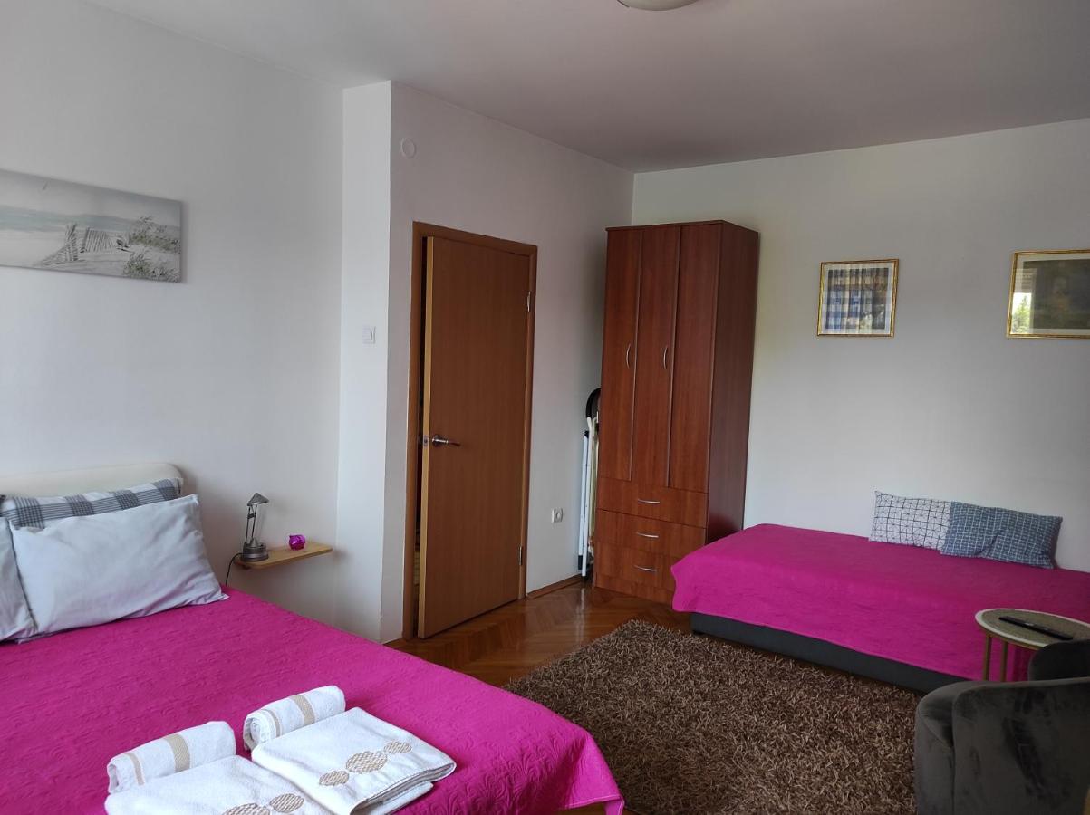 Stan U Centru Apartman Podgorica Kültér fotó
