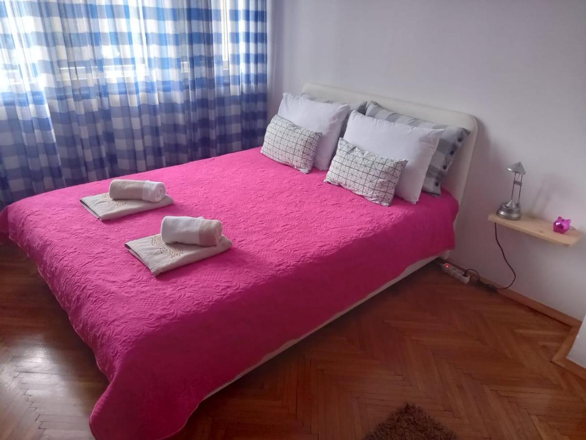 Stan U Centru Apartman Podgorica Kültér fotó